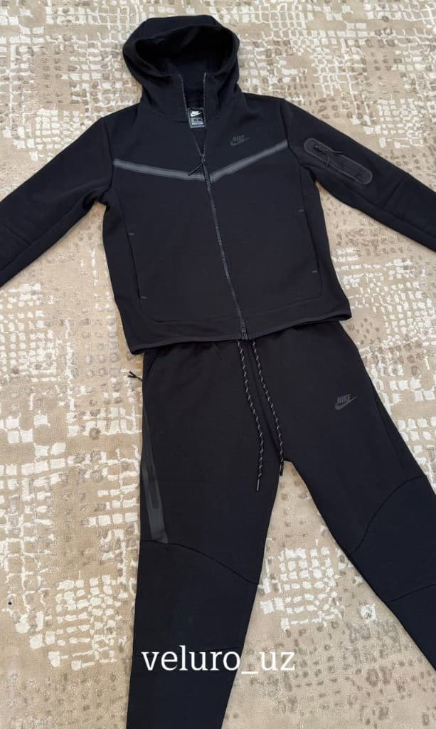 Nike Tech Fleece